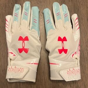 Under Armour Kids White and Light Blue Sports Gloves